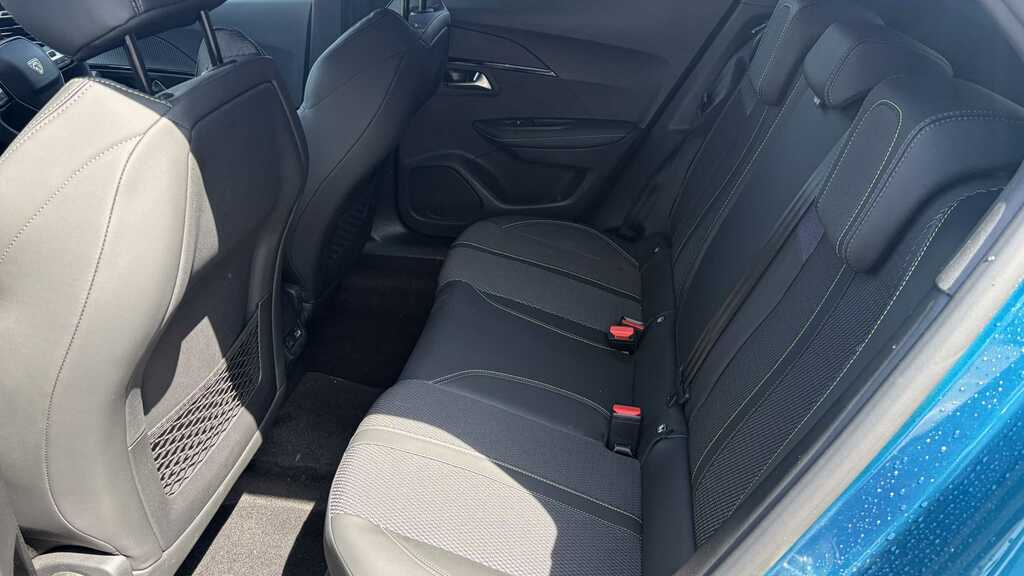 Peugeot 2008 Gt Black #6