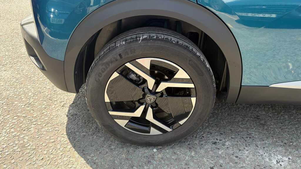 Peugeot 2008 Gt Black #4