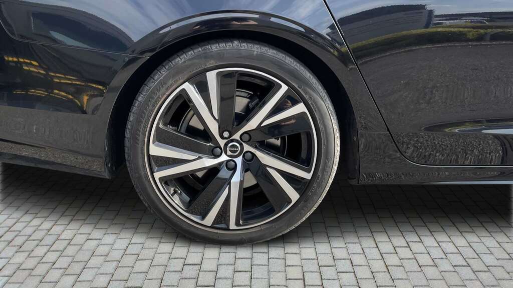 Volvo V90 2.0 B5p R Design 2021 Black #2