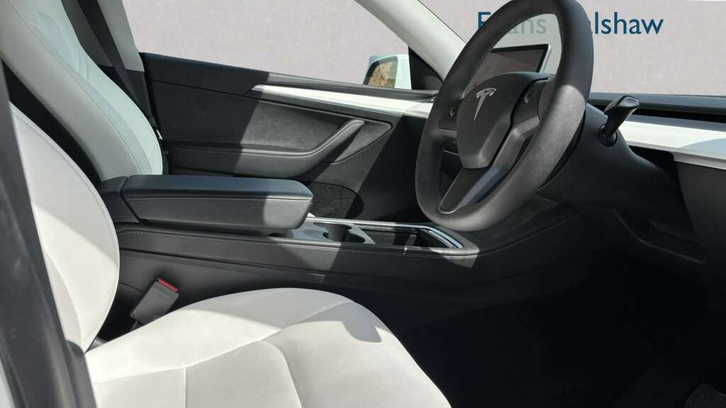 Tesla Model Y Rwd 2023 White #2