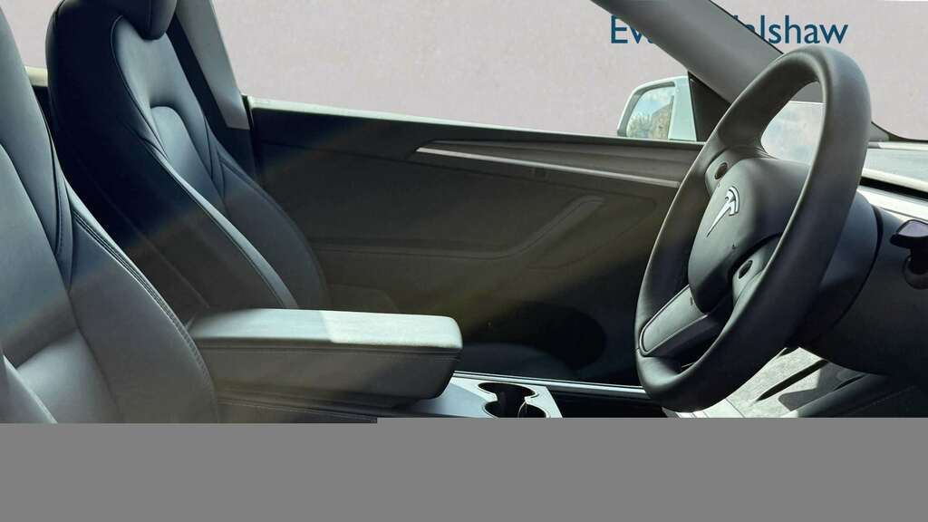 Tesla Model Y Long Range Awd 2023 White