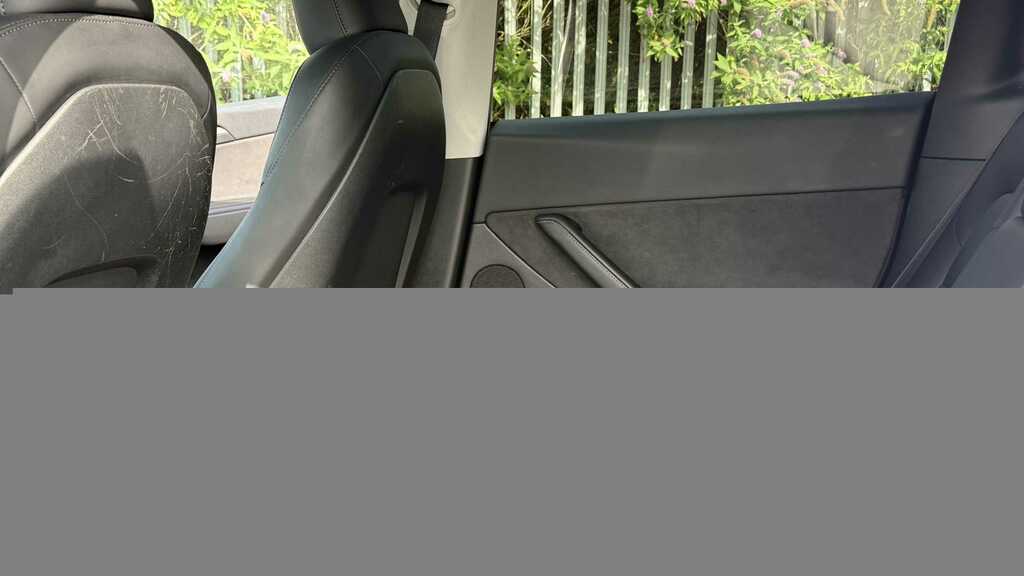 Tesla Model Y Long Range Awd 2023 BL72TKF White #5