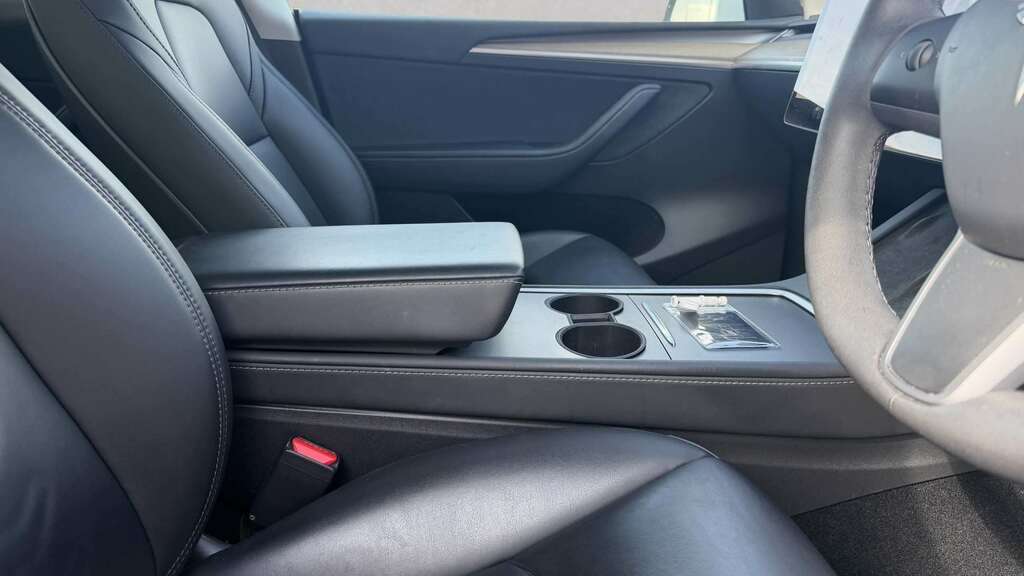 Tesla Model Y Long Range Awd 2022 White #3