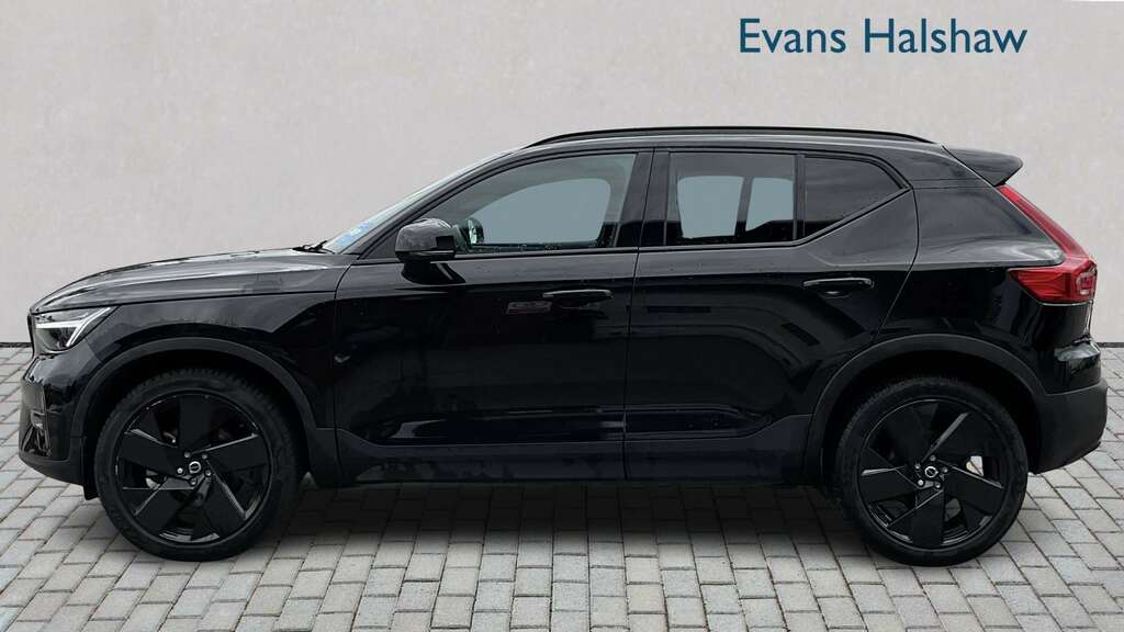 Volvo XC40 2.0 B4p Plus Black Edition 2025 RO75NVG Black #3
