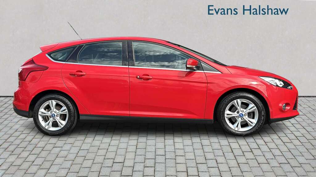 Ford Focus 1.6 Zetec 2012 Red #3