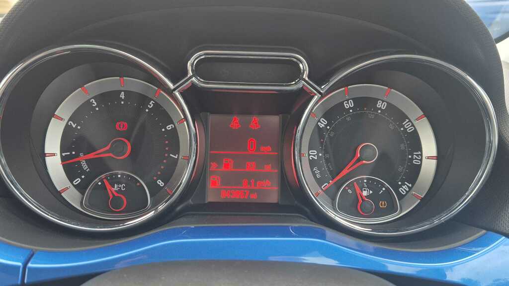 Vauxhall Adam 1.2I Rocks Air White #14