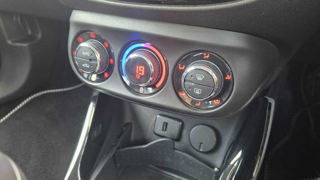 Vauxhall Adam 1.2I Rocks Air White #11