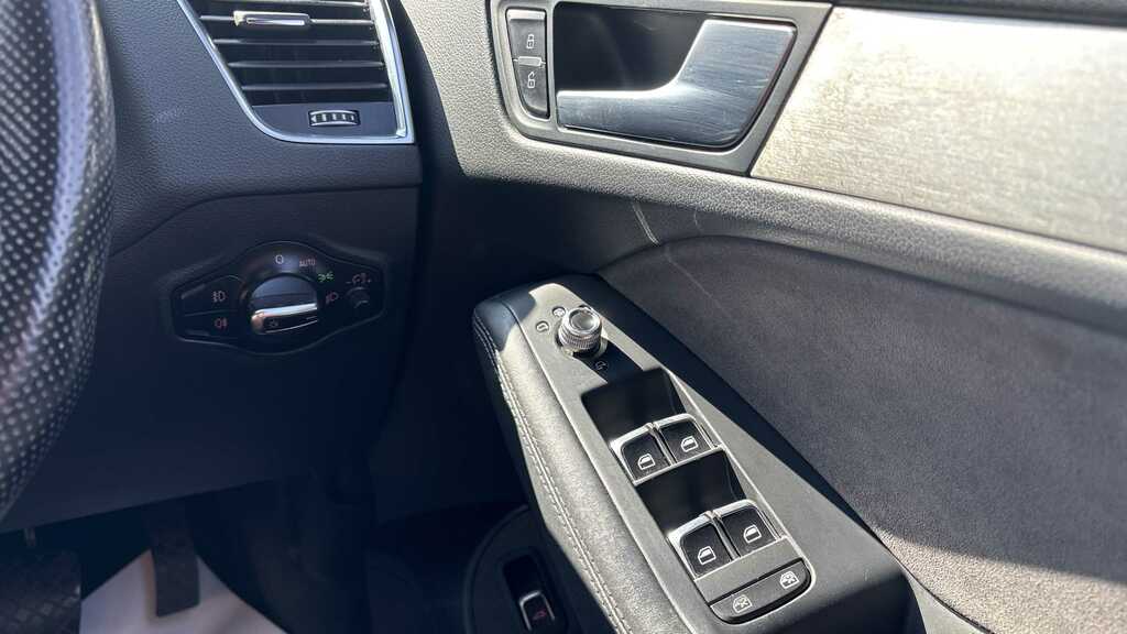 Audi Q5 2.0 Tdi Quattro S Line Plus 187 Bhp Blue #21