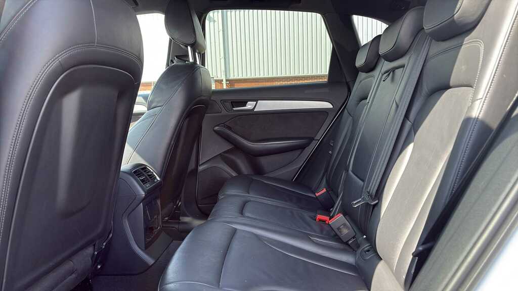 Audi Q5 2.0 Tdi Quattro S Line Plus 187 Bhp Blue #10