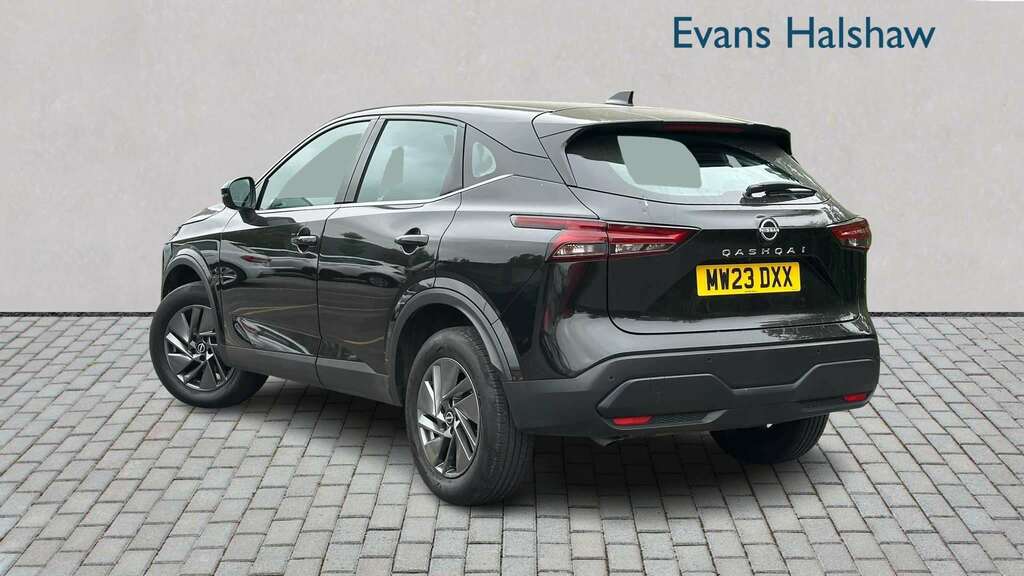 Nissan Qashqai 1.3 Dig-t Mh Acenta Premium 2023 MW23DXX Black #2