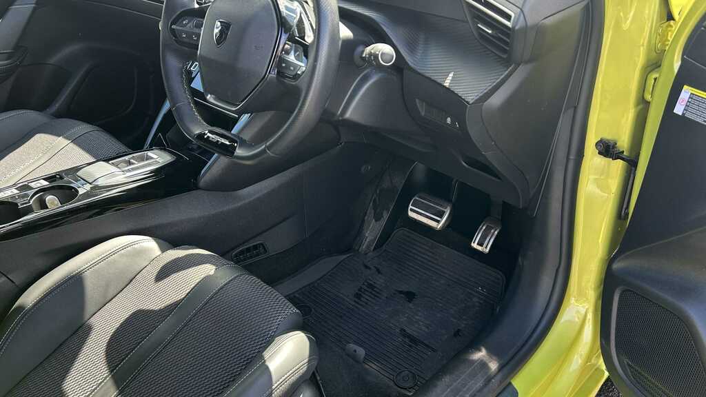 Peugeot e-208 100Kw Gt 50Kwh Black #7