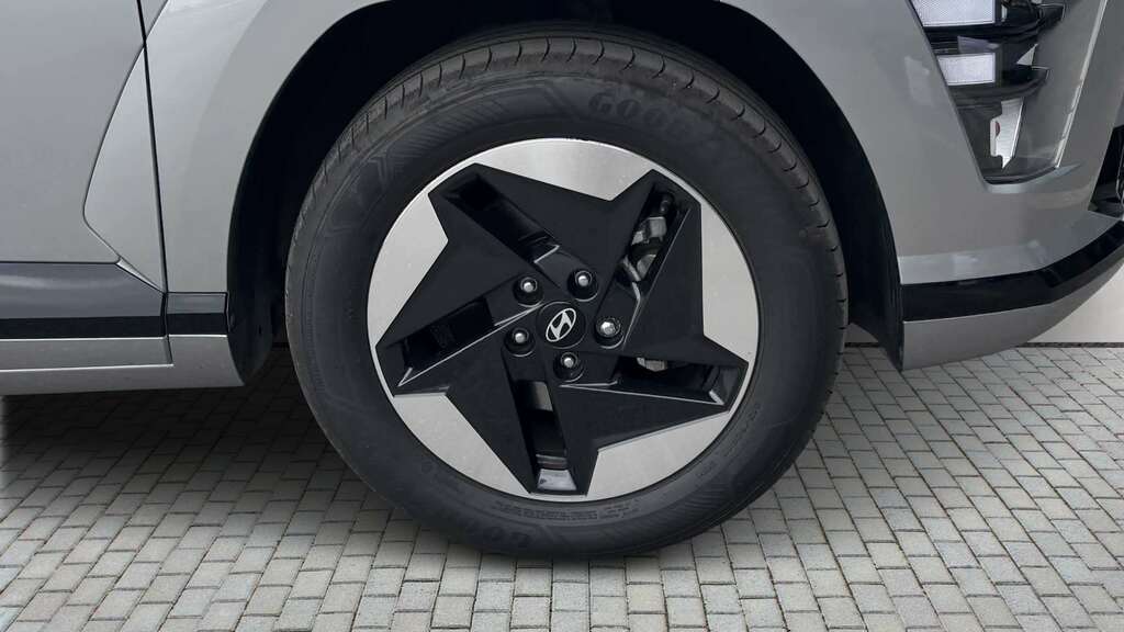 Hyundai Kona 160Kw Advance 65Kwh 2025 Silver #2