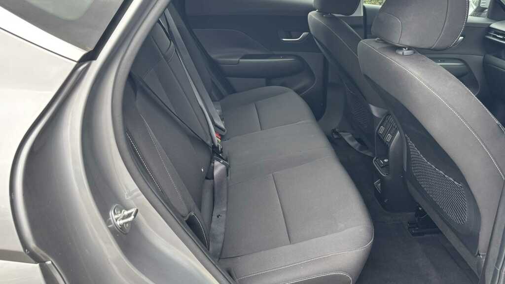 Hyundai Kona 160Kw Advance 65Kwh 2025 Silver #4