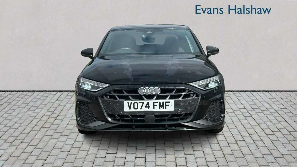 Audi A3 35 Tfsi S Line S Tronic 2024 VO74FMF Black #4