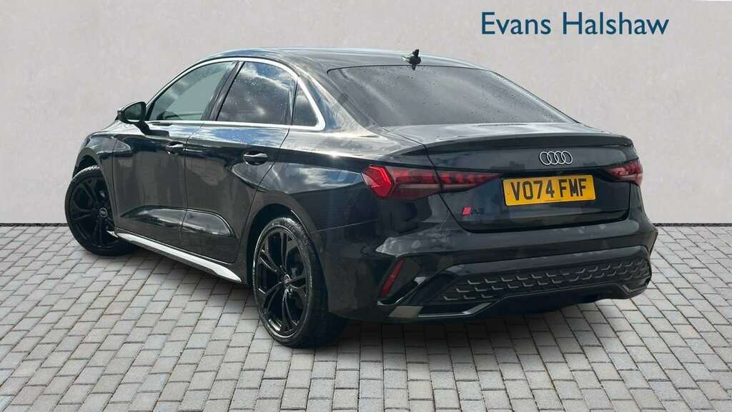 Audi A3 35 Tfsi S Line S Tronic 2024 VO74FMF Black #3