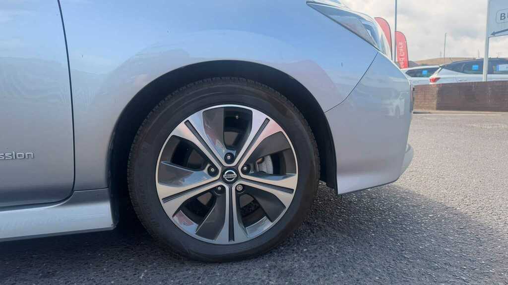 Nissan Leaf 110Kw Tekna 40Kwh 2020 Silver #3