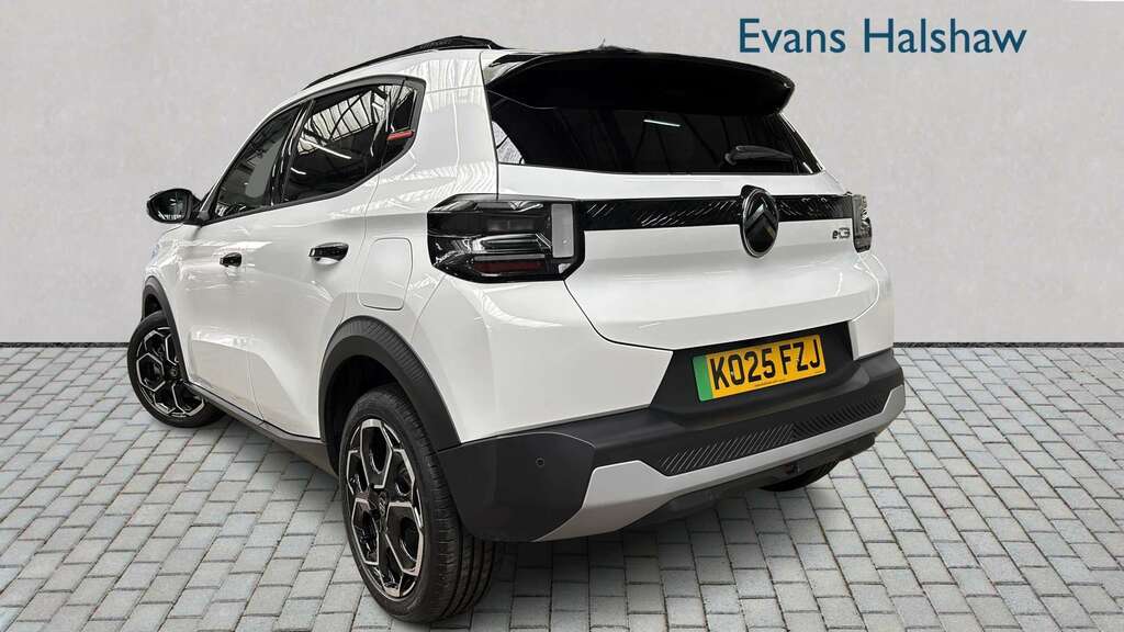 Citroen C3 83Kw Max 44Kwh 2025 White #2