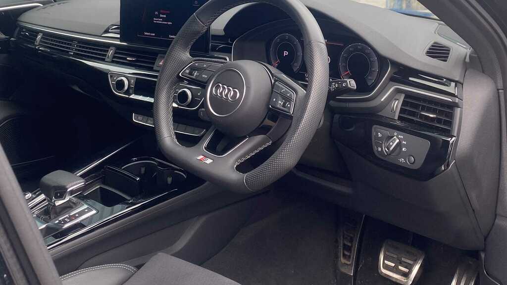 Audi A4 35 Tdi Black Edition S Tronic 2024 Black #4