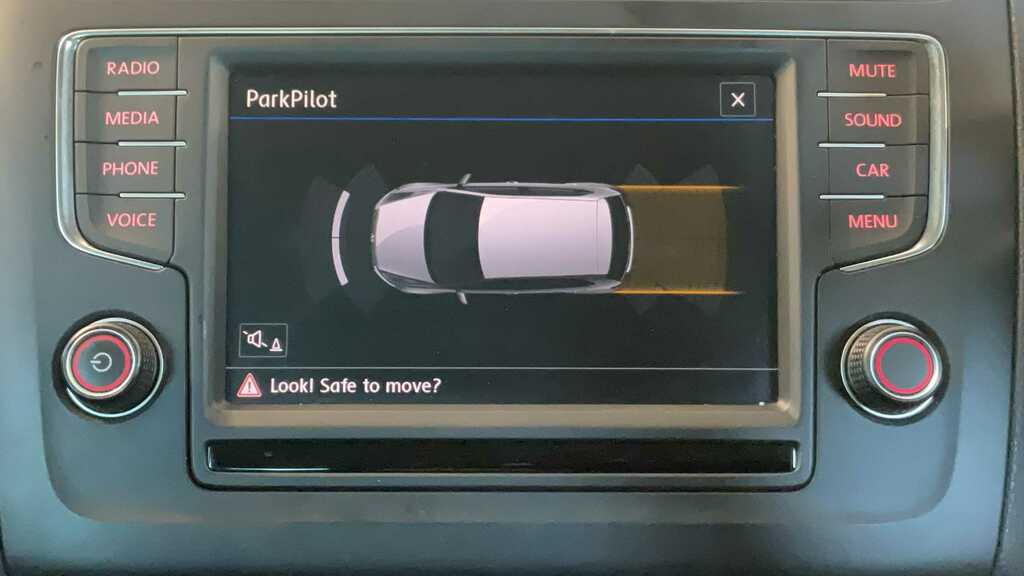 Volkswagen Polo Hatchback White #9