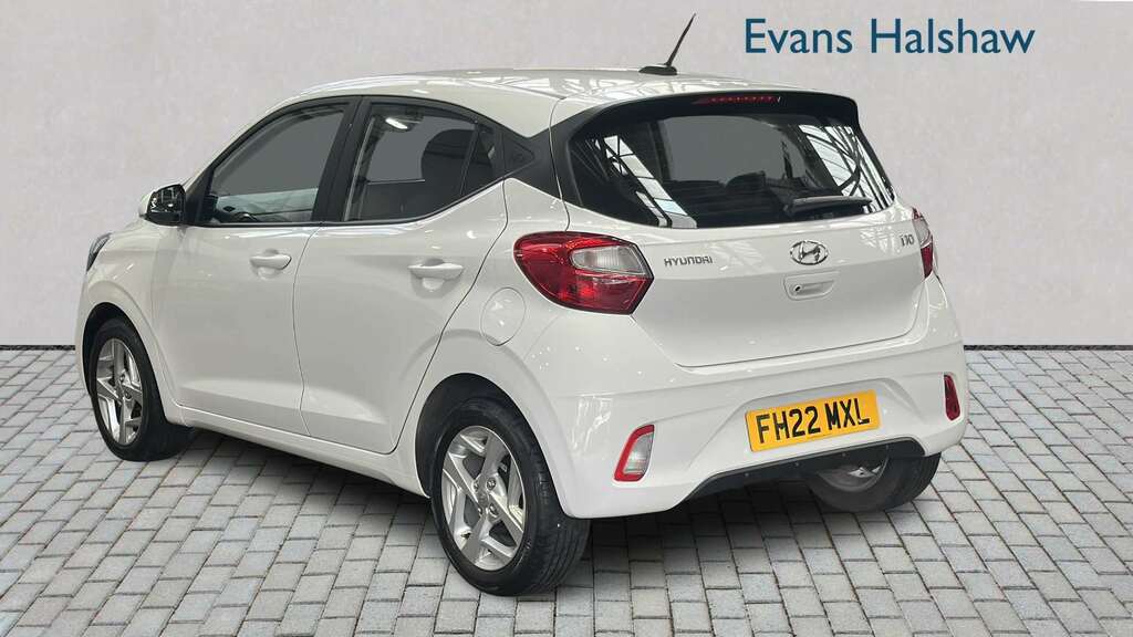 Hyundai I10 1.2 Mpi Se Connect 2022 White #2