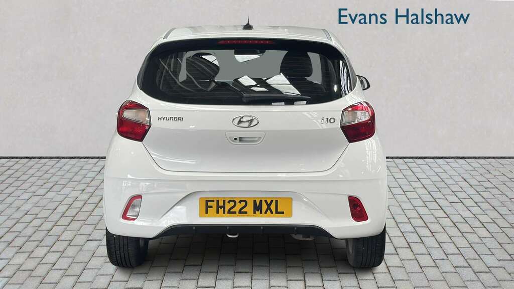 Hyundai I10 1.2 Mpi Se Connect 2022 White #5