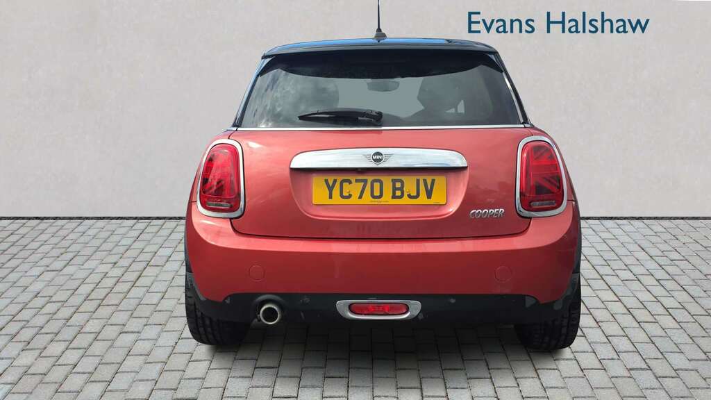 Mini Hatch 1.5 Cooper Exclusive II 2020 YC70BJV Red #2