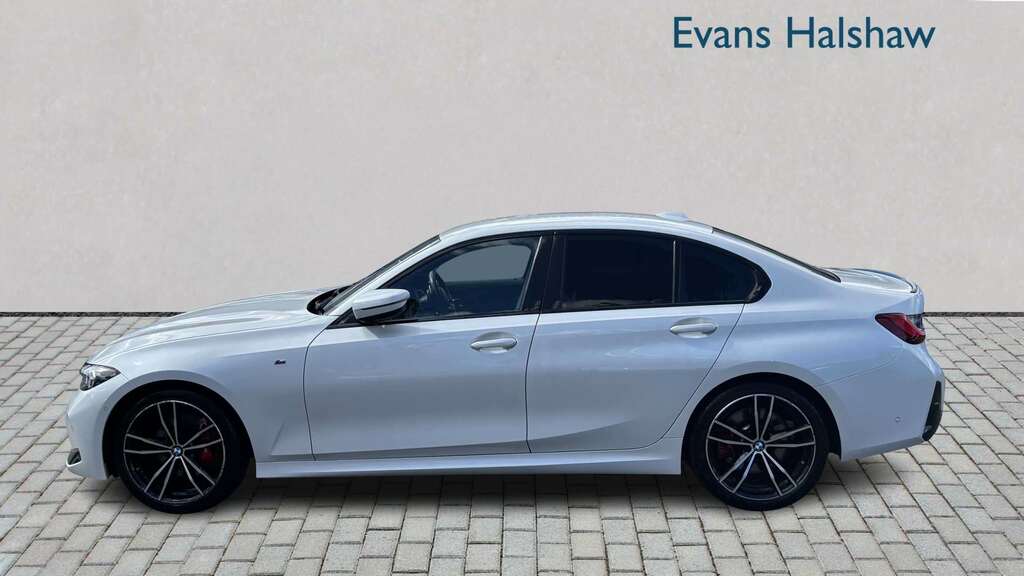 BMW 3 Series 320I M Sport Step 2024 YB24NBY White #3
