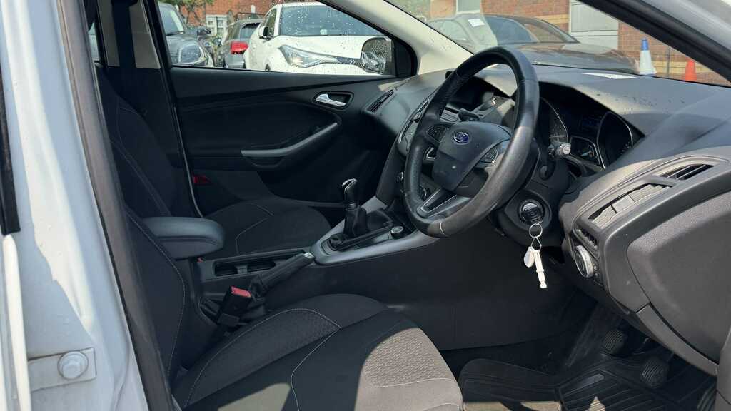 Ford Focus 1.0 Ecoboost Zetec 2015 White #6