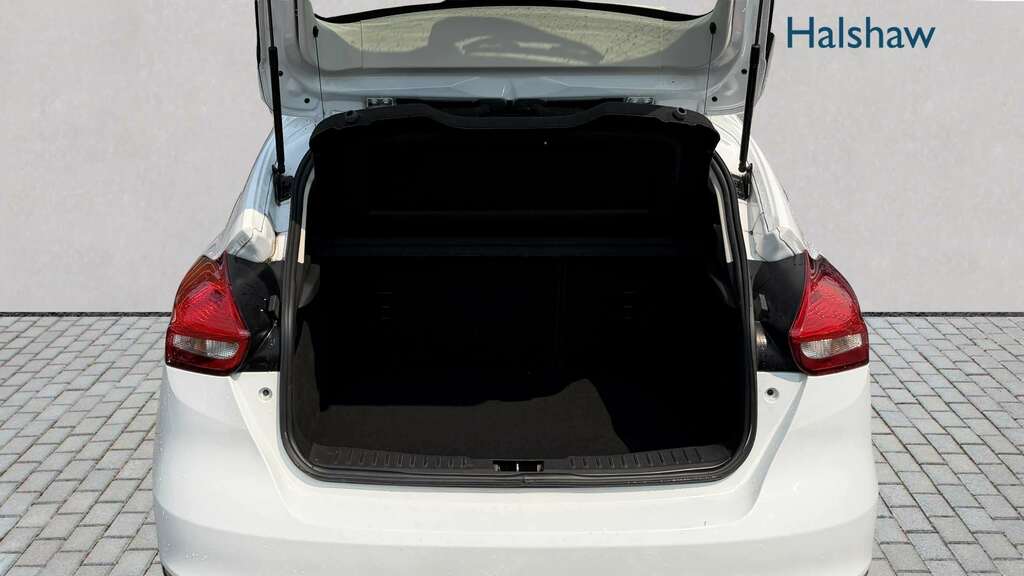 Ford Focus 1.0 Ecoboost Zetec 2015 White #5