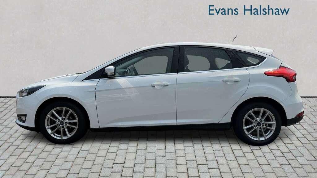 Ford Focus 1.0 Ecoboost Zetec 2015 White #2