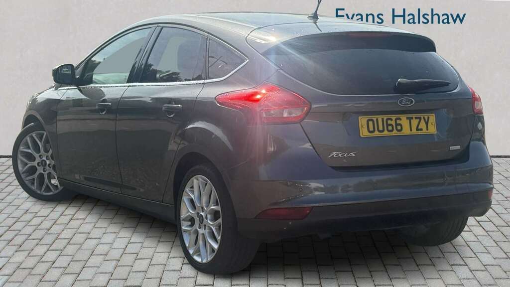 Ford Focus 1.5 Tdci Titanium X Euro 6 Ss White #1