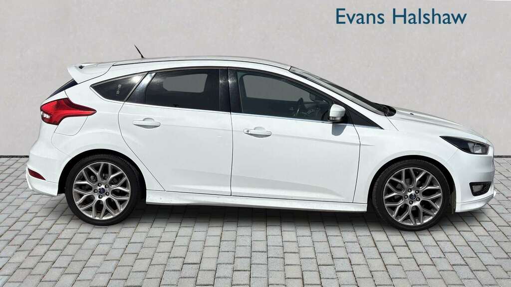 Ford Focus 1.0T Ecoboost Titanium Hatchback Blue #3