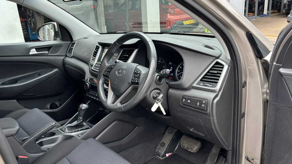 Hyundai Tucson 1.7 Crdi Blue Drive Se Nav 2Wd Dct 2018 White #6