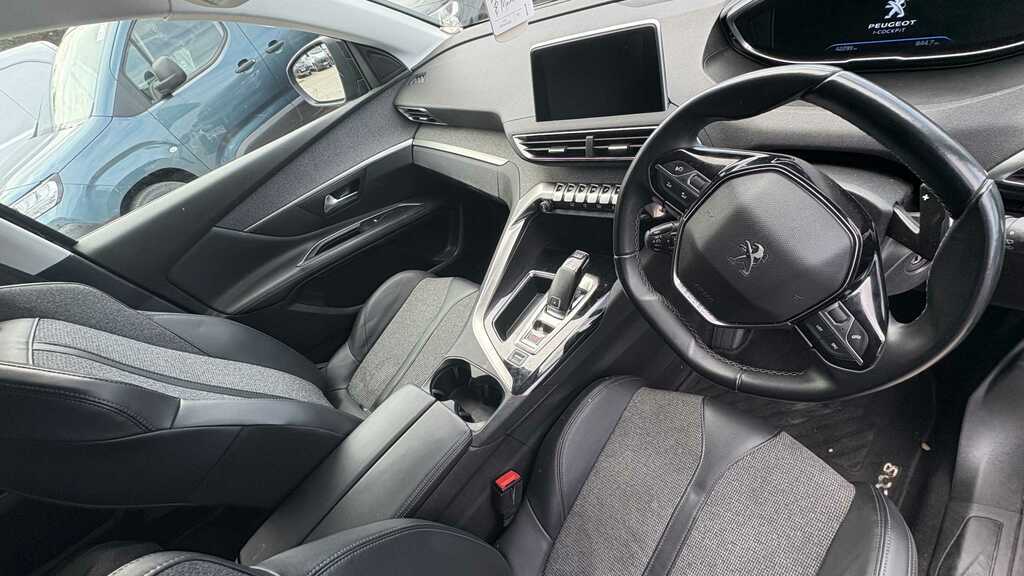Peugeot 3008 1.2 Puretech Allure Eat8 2019 Black #5