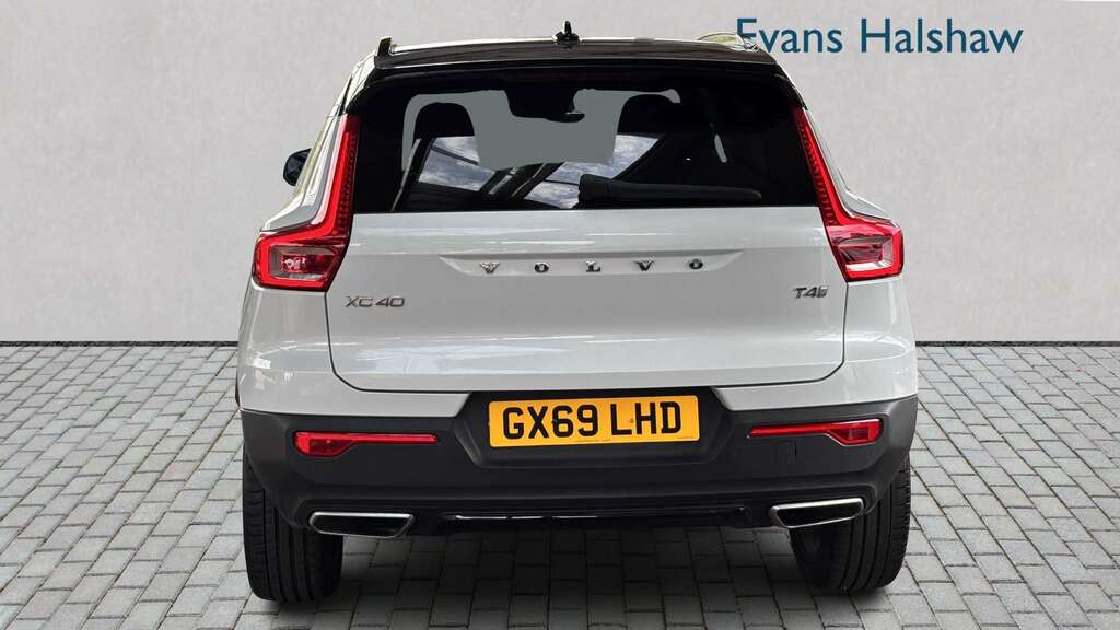 Volvo XC40 2.0 T4 R Design Pro Geartronic 2019