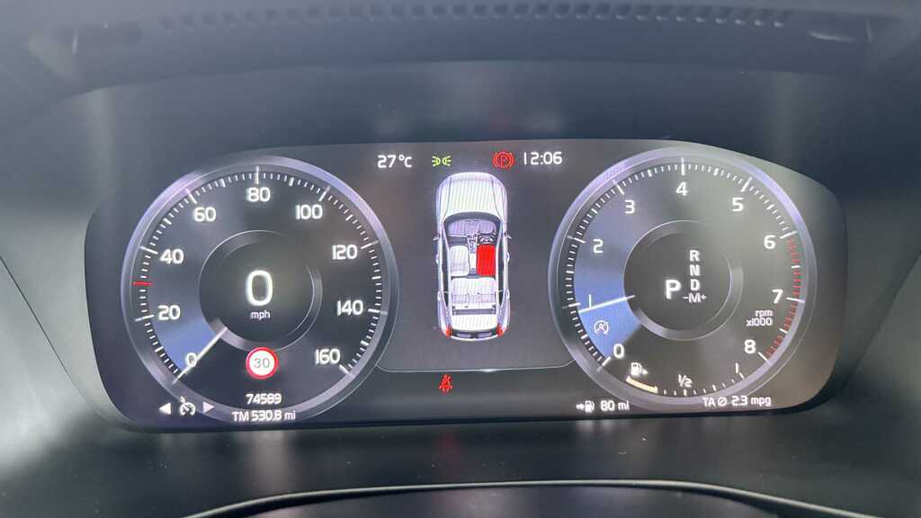 Volvo XC40 2.0 T4 R Design Pro Geartronic 2019 GX69LHD #3