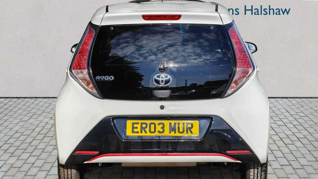 Toyota Aygo 1.0 Vvt-i X-press 2017 White #3