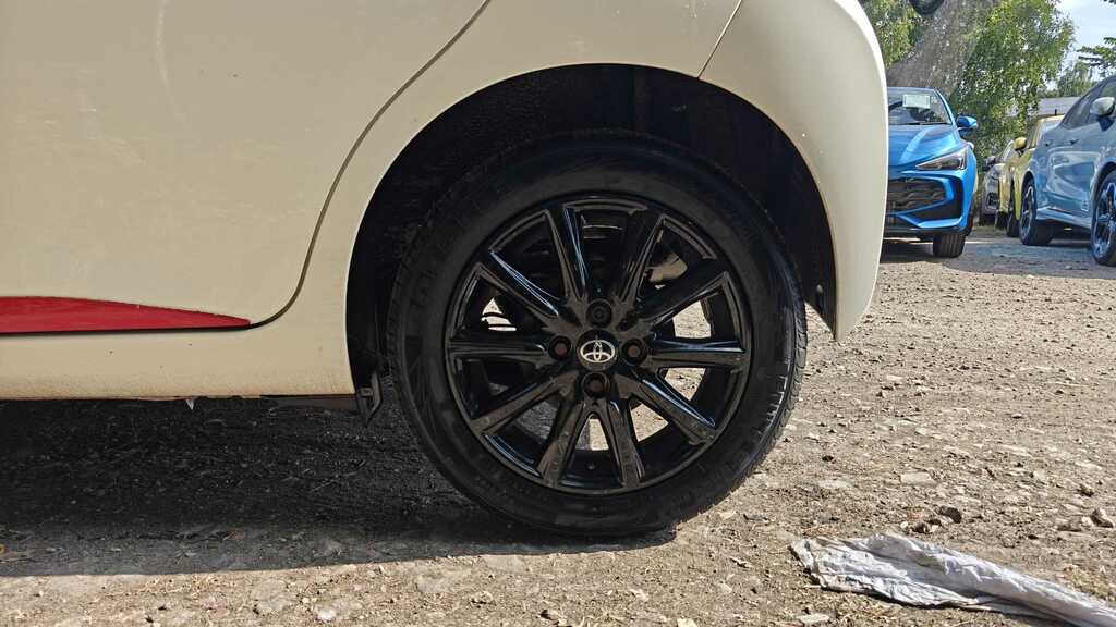 Toyota Aygo  White #8