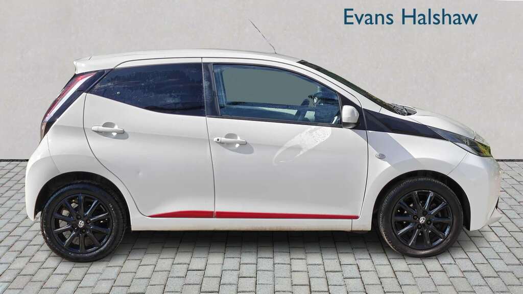 Toyota Aygo 1.0 Vvt-i X-press 2017 White #4