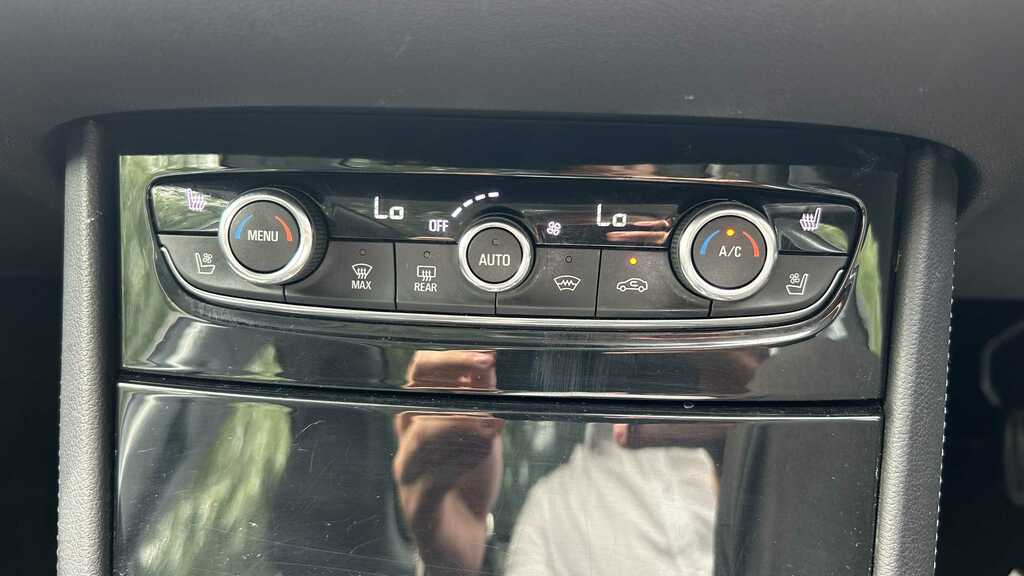 Vauxhall Grandland X Elite Nav White #30
