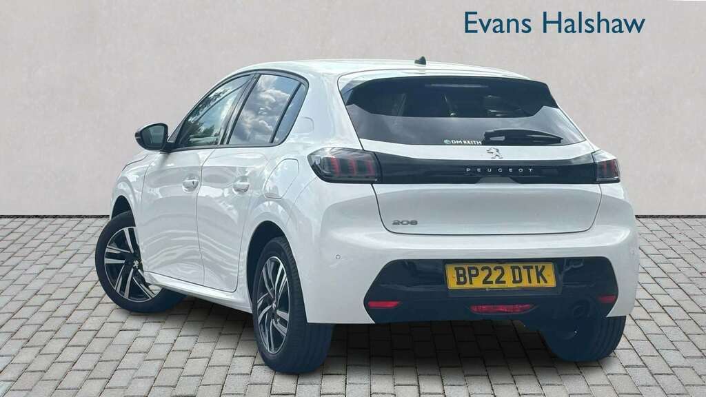 Peugeot 208 1.2 Puretech 100 Allure Premium 2022 White #2