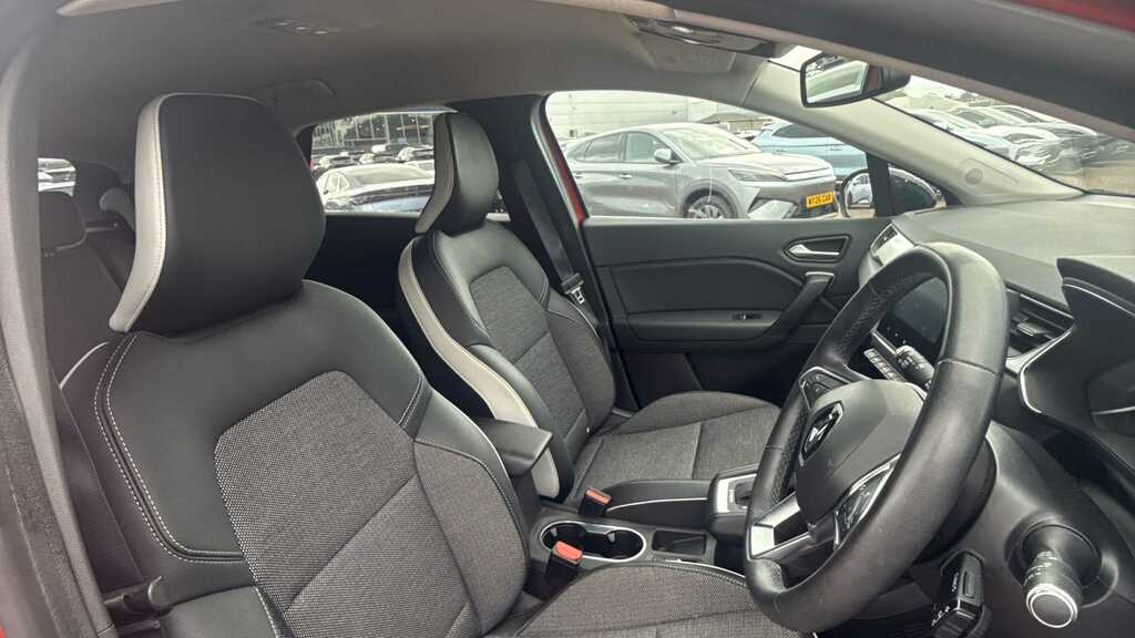 Renault Captur 1.6 E-tech Hybrid 145 S Edition 2021 Red #3