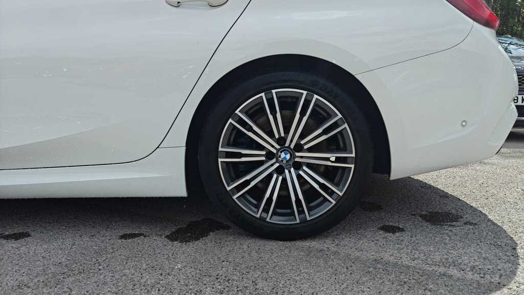 BMW 3 Series 2L M Sport Shadow Edition White #8