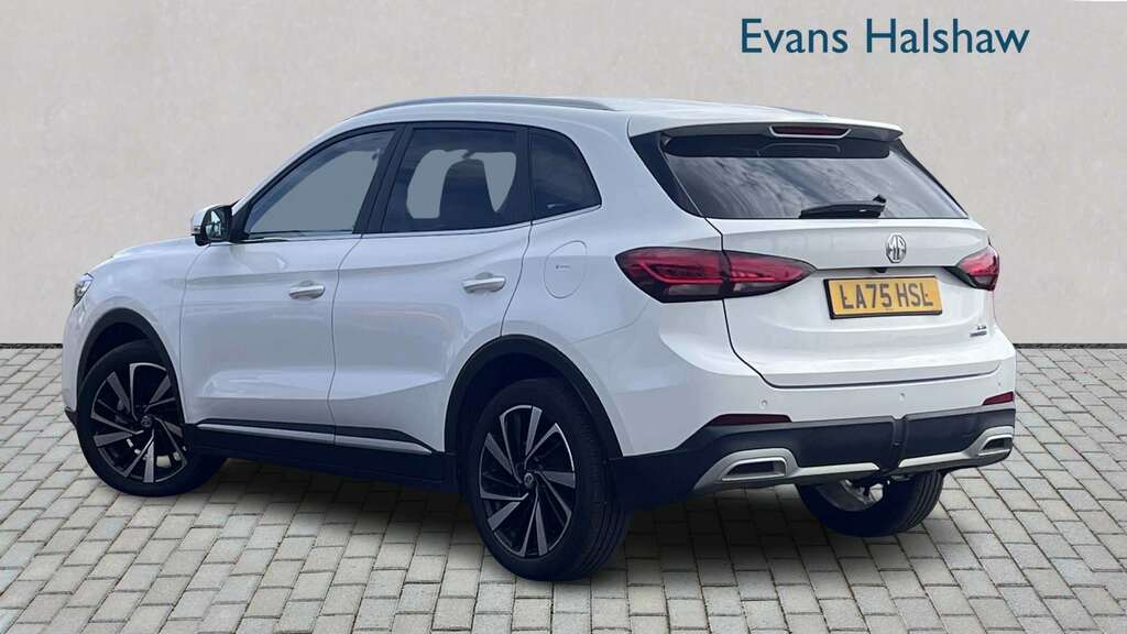MG ZS 1.5 Hybrid Trophy 2025 White #2
