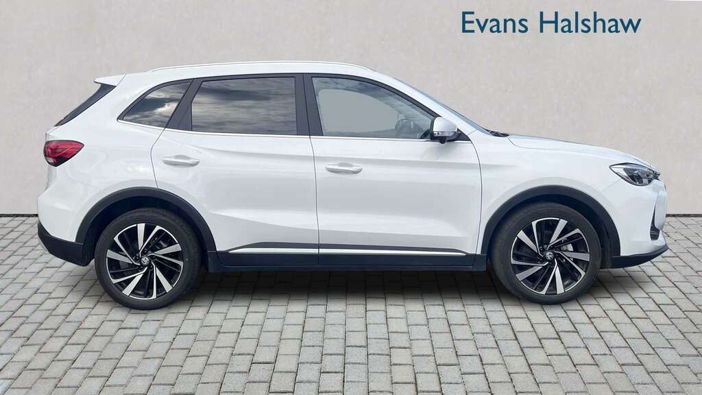 MG ZS 1.5 Hybrid Trophy 2025 White #4