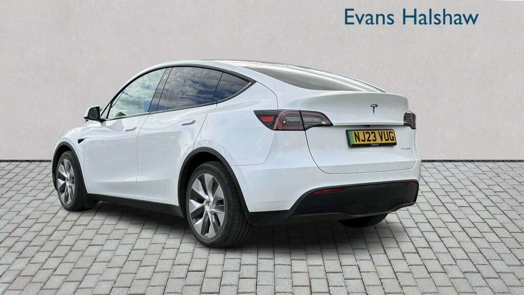 Tesla Model Y Long Range Awd 2023 White #2