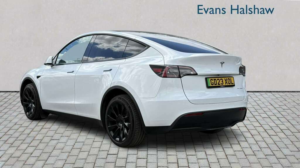 Tesla Model Y Long Range Awd 2023 White #2