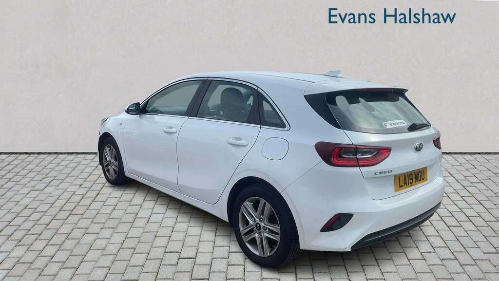 Kia Ceed 1.6 Crdi Isg 2 2019 White #2