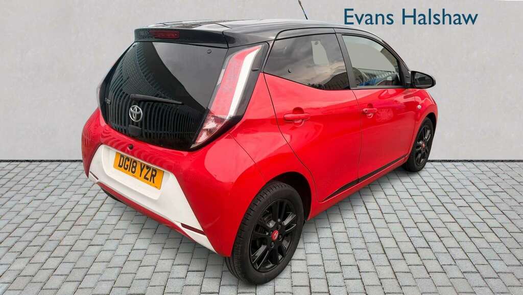 Toyota Aygo 1.0 Vvt-i X-cite 4 X-shift 2018 Red #3