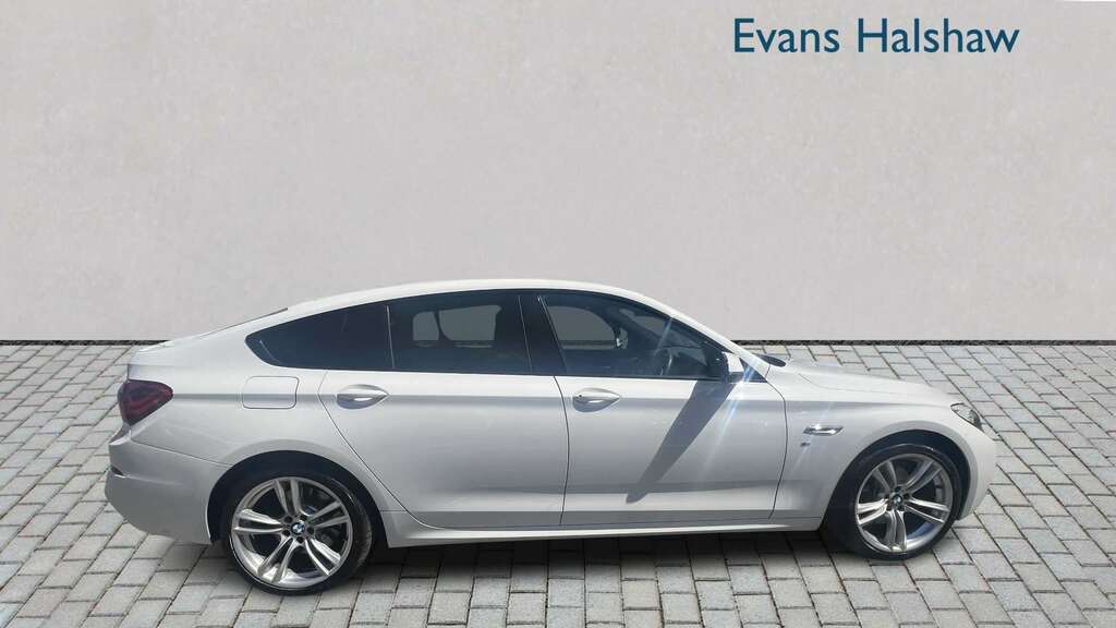 BMW 5 Series 520D M Sport Step 2015 White #3
